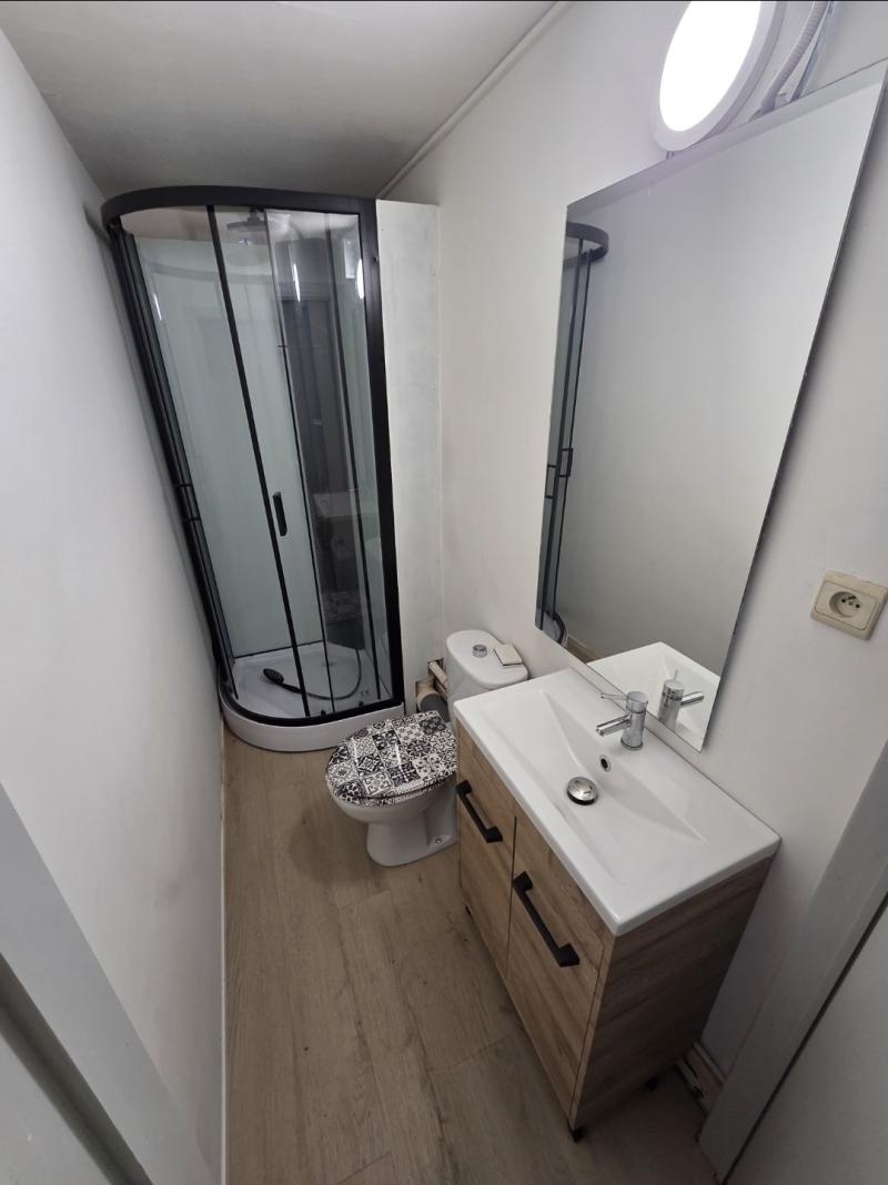 🏡 STUDIO À LOUER À TOURNAI – 550 € – INTERNET COMPRIS – DOMICILIATION OK